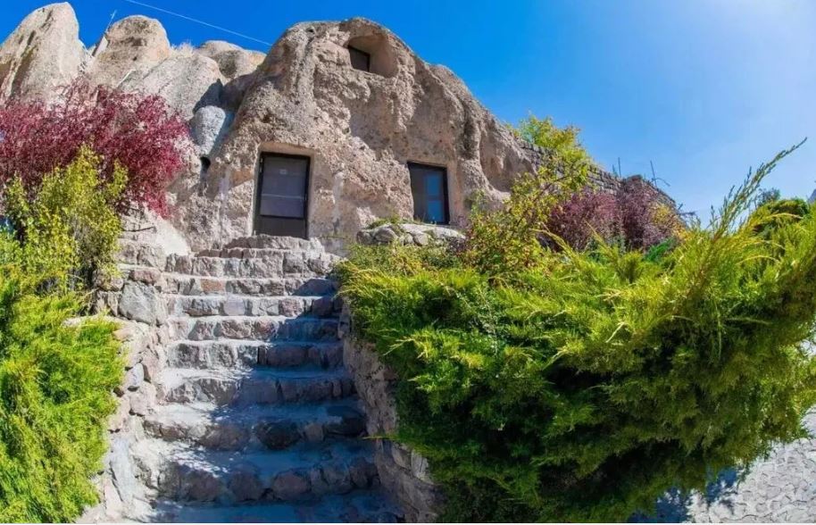 Laleh Kandovan Hotel