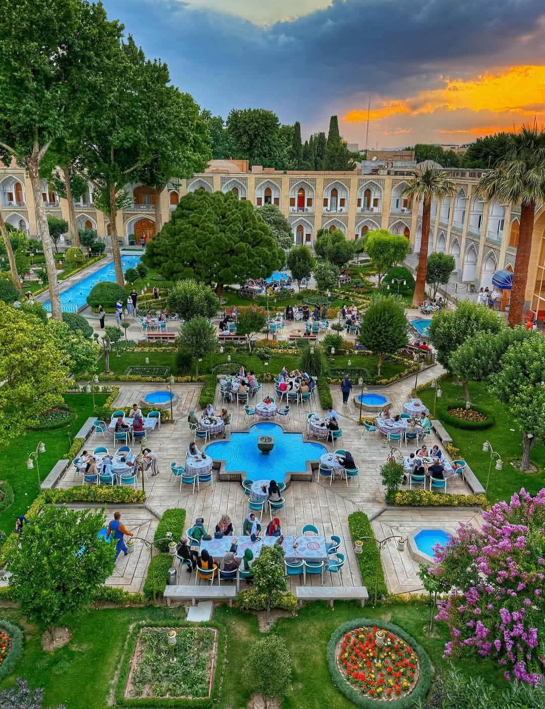 Laleh Kandovan Hotel